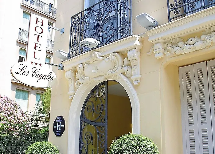Les Cigales 3*