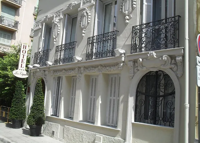 Les Cigales Hotel