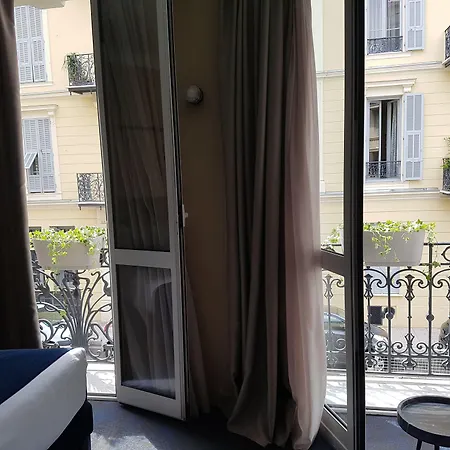 Les Cigales 3* Nizza